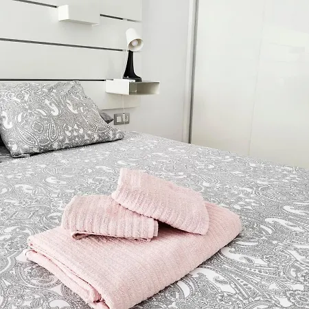 Cristianos Ljus * أرونا